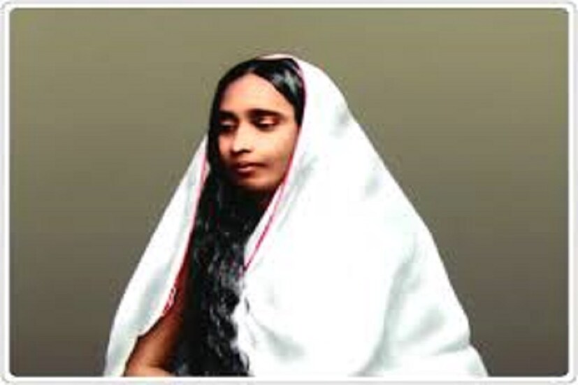 মায়ের দেওয়া পাঁচ অলঙ্কারের বিষয়ে আগেই আলোচনা হয়েছে বটে ৷ আলোচনা হয়েছে মায়ের দেওয়া বালাজোড়া প্রসঙ্গেও ৷ ছবি সংগৃহীত ৷ 