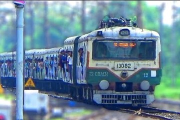 হাওড়া-বর্ধমান শাখায় ট্রেন চলাচলে বিঘ্ন ! বাতিল একাধিক ট্রেন, চরম ভোগান্তির মুখে যাত্রীরা