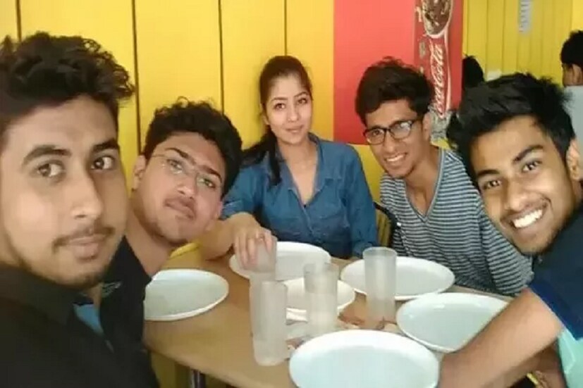 এই ফতোয়া ১ ডিসেম্বর ২০১৮ সুরেন্দ্র সাই ইউনিভার্সিটি অফ টেকনোলজি রোহিনি হল অফ রেসিডেন্স সহ পাঁচটি ছা্ত্রাবাসে এই সিদ্ধান্ত জারি করা হয়েছে ৷ প্রতীকী ছবি ৷