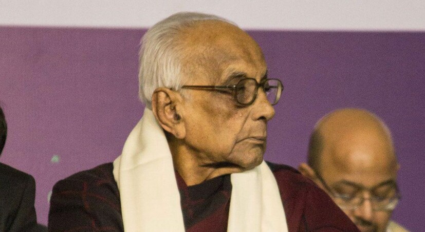 বড়দিনের দিনই চলে গেলেন ‘কলকাতার যিশু’ ৷ উৎসবের মাঝেই থেমে গেল ‘অমলকান্তি’র কলম ৷ থেনমে গেল প্রতিবাদের ভাষা ৷ ৯৪ বছর বয়সে শেষ নিশ্বাস ত্যাগ করলেন কবি নীরেন্দ্রনাথ চক্রবর্তী ৷