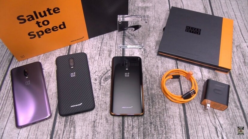 OnePlus 6T McLaren Edition এর দাম 50,999 টাকা। শুধুমাত্র  Amazon.in আর OnePlus.in থেকে কেনা যাবে এই ফোন। বিক্রি শুরু ১৫ ডিসেম্বর থেকে। (Photo collected)