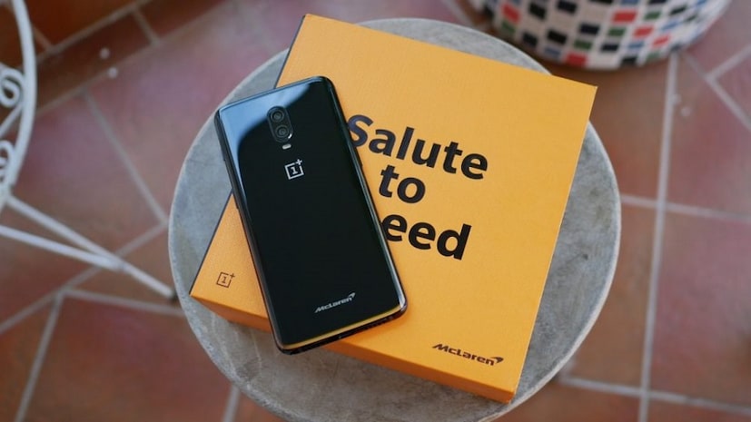 ছবি তোলার জন্য OnePlus 6T তে রয়েছে ডুয়াল রিয়ার ক্যামেরা সেট আপ। এই ফোনে রয়েছে একটি ১৬ মেগাপিক্সেল প্রাইমারিউ সেন্সার আর একটি ২০ মেগাপিক্সেল সেকেন্ডারি সেন্সার। এই ক্যামেরায় থাকছে বিশেষ ইমেজ স্টেবিলাইজেশান টেকনোলজি। (Photo collected)