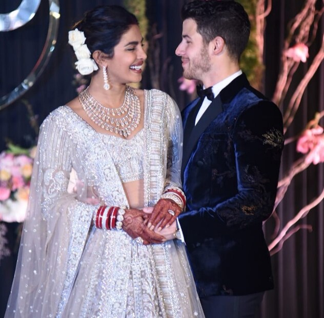 ৪ ডিসেম্বর সন্ধ্যায় দিল্লির তাজ প্যালেস হোটেলে রিসেপশনে উপস্থিত ছিলেন সেলব্রিটি থেকে শুরু করে রাজনৈতি ব্যক্তিত্বরা৷ এসেছিলেন প্রধানমন্ত্রী নরেন্দ্র মোদী৷