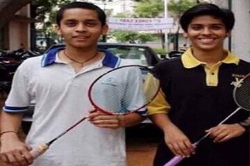 চিনতে পারছেন? এই ছেলেবেলার জুটিই এখন সদ্য বিবাহিত