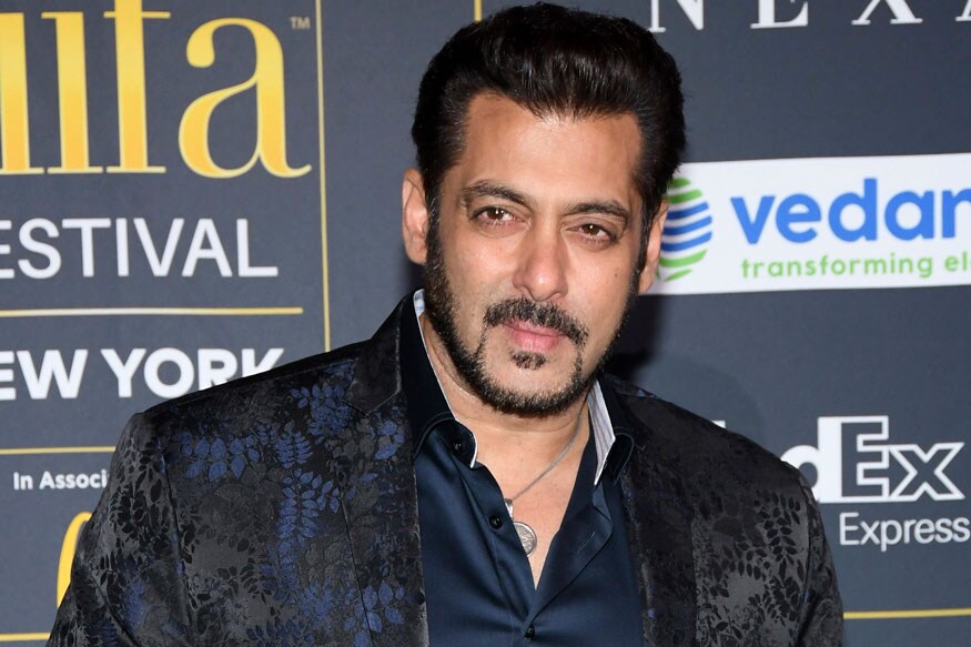 'ফোর্বস ইন্ডিয়া' ম্যাগাজিন আজ সেরা এক শ সেলিব্রিটির তালিকা প্রকাশ করেছে। তারকাদের সারা বছরের আয় আর বয়স বিচার করে এবার ভারতের সেরা সেলিব্রিটি হয়েছেন সালমান খান। (Image: AP) 'ফোর্বস ইন্ডিয়া' ম্যাগাজিন আজ সেরা এক শ সেলিব্রিটির তালিকা প্রকাশ করেছে। তারকাদের সারা বছরের আয় আর বয়স বিচার করে এবার ভারতের সেরা সেলিব্রিটি হয়েছেন সালমান খান। (Image: AP)