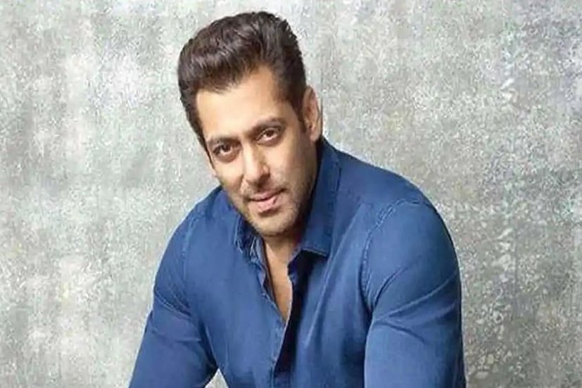 গতবছর সলমনের রিলিজ ছিল টাইগার জিন্দা হ্যায় এবং রেস থ্রি ৷ তবে শুধু ছবি নয়, বিভিন্ন বিজ্ঞাপন হোক বা তাঁর ব্যবসা, এতেই অন্যান্যদের জোর টেক্কা ভাইজানের ৷ Photo Collected