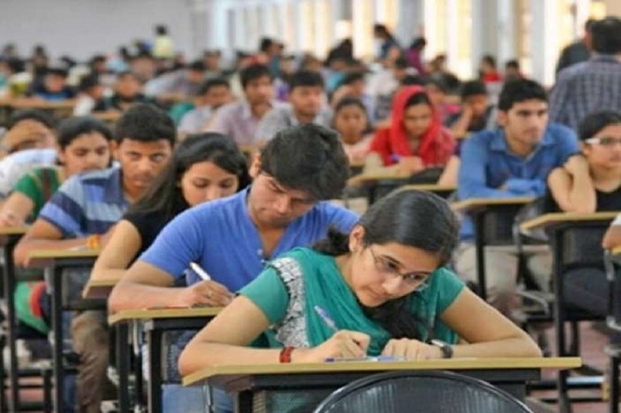 NEET -এ চলতি বছরে মোট পরীক্ষার্থীর সংখ্যা ছিল ১৫,১৯,৩৭৫ জন ৷ কিন্তু পরীক্ষায় বসেন ১৪,১০,৭৫৪ জন ৷ পাশ করেছেন ৭,৯৭,০৪২ জন ৷ ১৫৪টি শহরের ২,৫৪৬টি কেন্দ্রে ১১টি ভাষায় পরীক্ষা নেওয়া হয় ৷প্রতীকী ছবি ৷ NEET -এ চলতি বছরে মোট পরীক্ষার্থীর সংখ্যা ছিল ১৫,১৯,৩৭৫ জন ৷ কিন্তু পরীক্ষায় বসেন ১৪,১০,৭৫৪ জন ৷ পাশ করেছেন ৭,৯৭,০৪২ জন ৷ ১৫৪টি শহরের ২,৫৪৬টি কেন্দ্রে ১১টি ভাষায় পরীক্ষা নেওয়া হয় ৷প্রতীকী ছবি ৷