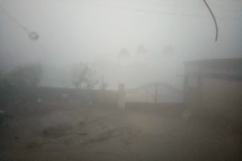 ব্যাপক ক্ষয়ক্ষতিতে শেষ হয়েছে গ্রাম ও শহর ৷ তিতলির ফলায় বিদ্ধ হয়েছে বহু পরিবার ৷ প্রতীকী ছবি ৷ 