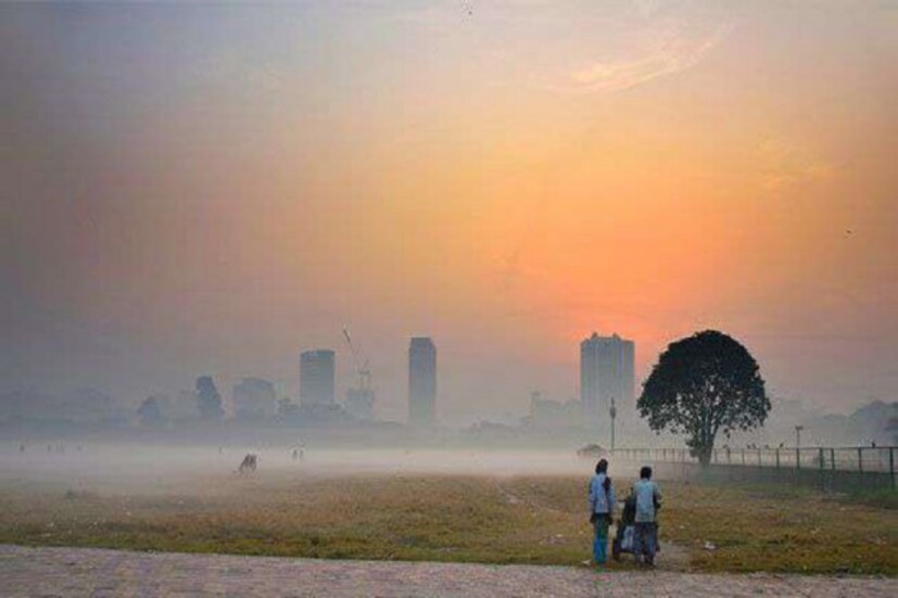 ঘূর্ণিঝড় ফেতাইয়ের জেরেই আবহাওয়ার  খামখেয়ালিপনা চলছে গত কয়েকদিন ধরে । দুর্যোগ কাটলেই তাপমাত্রা নামবে বলে আগেই জানিয়েছিল আবহাওয়া দফতর।