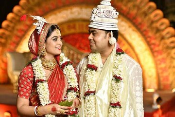 সাত পাকে বাঁধা পড়লেন ‘জড়োয়ার ঝুমকো’-র জড়োয়া, পাত্রটি কে? সাত পাকে বাঁধা পড়লেন ‘জড়োয়ার ঝুমকো’-র জড়োয়া, পাত্রটি কে?