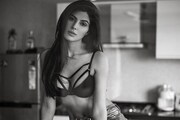 ‘সেক্রেড গেমস’-এর অভিনেত্রীর ‘দুষ্টু’ ছবিতে উষ্ণ হল সোশ্যাল মিডিয়া !