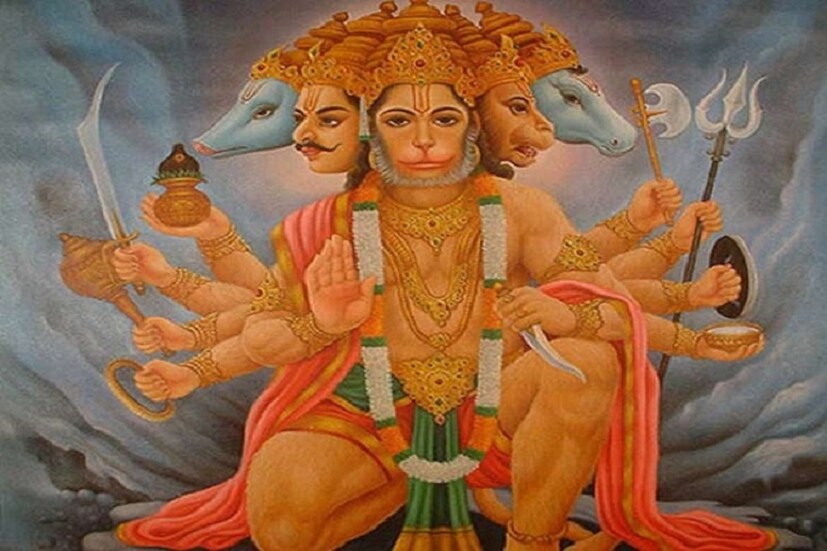  ♦ মাতা সীতার আশীর্বাদে হনুমান অমর হাওয়ার বর পেয়েছিলেন। তাই কেউ যদি এই হনুমান চালিশা মন দিয়ে পাঠ করেন তাহলে তার ভাগ্যের চাকা খুলে যাবে। হনুমান যেহেতু প্রভু রামের সবচেয়ে বড় ভক্ত ছিলেন তাই প্রভু রামের আগে হনুমানের পুজো করা হয়।