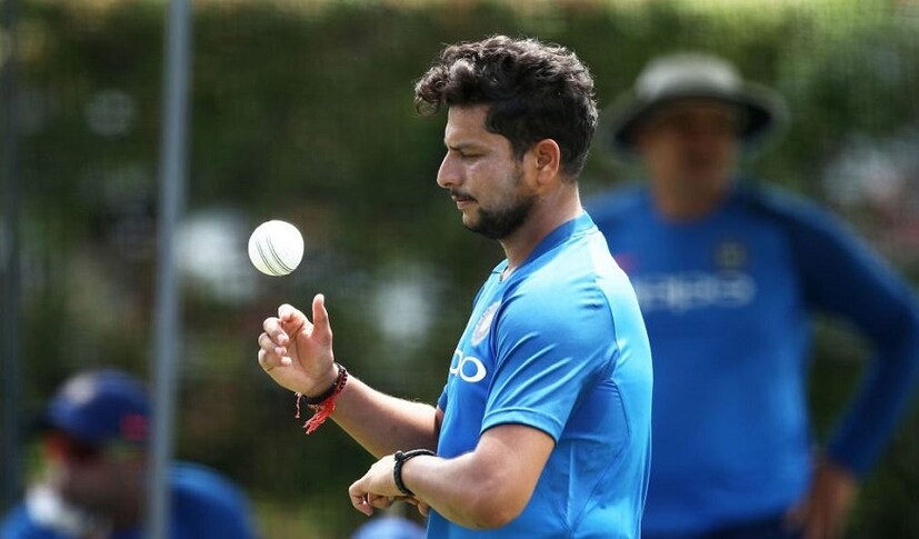 এদিন ভুবনেশ্বর কুমার ছাড়া ’ টি উইকেট পেয়েছেন কুলদীপ যাদবও ৷ তিনি পেয়েছেন ১০ ওভারে ৫৪ রান দিয়ে ২ উইকেট নিয়েছেন Photo - BCCI/ Twitter 