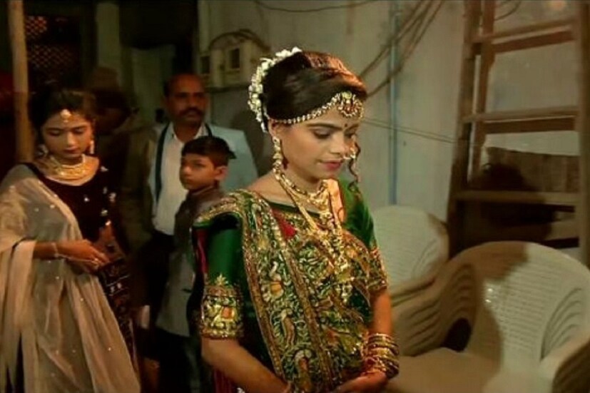 ♦ হার্দিক ও কিঞ্জল উভয় পরিবারের মোট ১০০ জন সদস্য নিয়ে ছোট করে অনুষ্ঠিত হয়েছে এই বিবাহ অনুষ্ঠান ৷