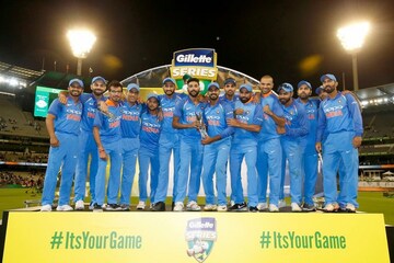 India vs Australia: ওঁ ফিনিশায় নমঃ- সেহওয়াগের সুপারহিট ট্যুইট, সচিন থেকে বেদি মজে ভারতে