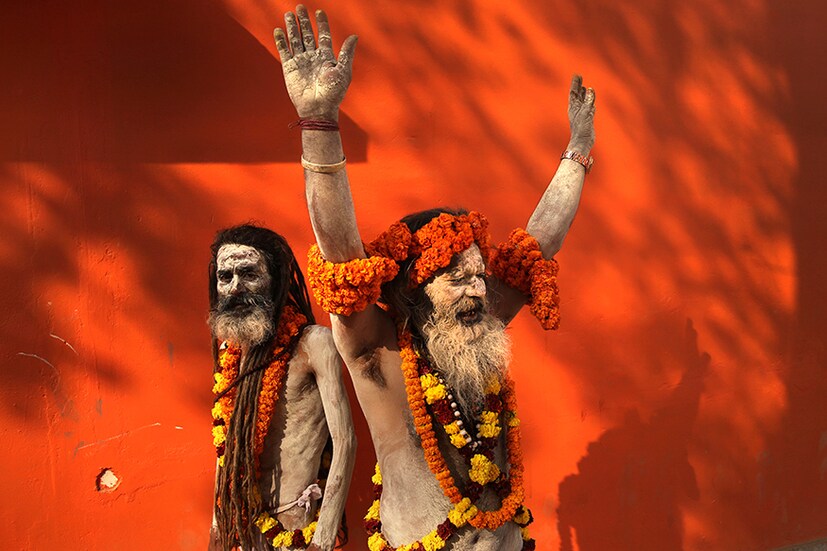 প্রায় ৩০ হাজার পুলিশ মোতায়েন করা হয়েছে কুম্ভ এলাকার সুরক্ষার জন্য। কুম্ভকে এখন তাঁবু-শহরও বলা চলে প্রায়। (Image: AP)