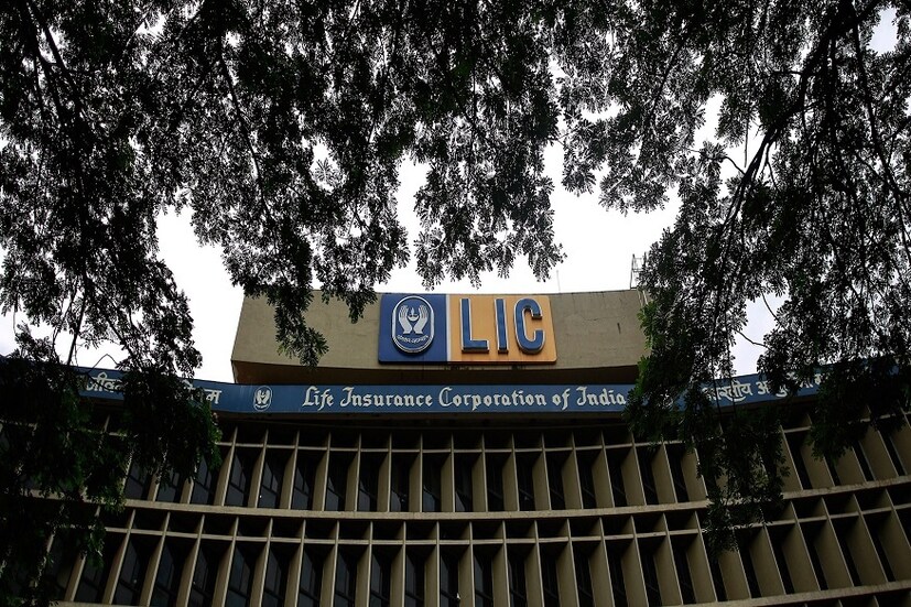 বন্ধ পলিসিগুলি এক নজরে - LIC এর ওয়েব সাইটে জানতে পারা গিয়েছে জীবন সুগম, জীবন বৈভব, জীবন বৃদ্ধি, ফরচুন প্লাস, হেল্থপ্লাস, মার্কেট প্লাস-১, প্রফিটপ্লাস, মানিপ্লাস ১, চাইল্ডপ্লাস, জীবনসাথী প্লাস, সমৃদ্ধিপ্লাস, পেনশনপ্লাস, জীবন নিধি, নব জীবন ধারা-১, নতুন জীবন সুরক্ষা-১, হেল্থপ্লাস, ওয়েল্থপ্লাস, প্রফিটলস, চাইল্ড ফরচুন প্লাস, জীবনসাথী প্লাস, সমুহ সুপার এনুএশন প্লাস, বিমাখাতা ১, বিমাখাতা ২, সিডিএ ইনভেস্টমেন্ট ২১, সিডিএ ইনভেস্টমেন্ট ১৮ ইত্যাদি বন্ধ হয়েছে ৷ প্রতীকী ছবি ৷