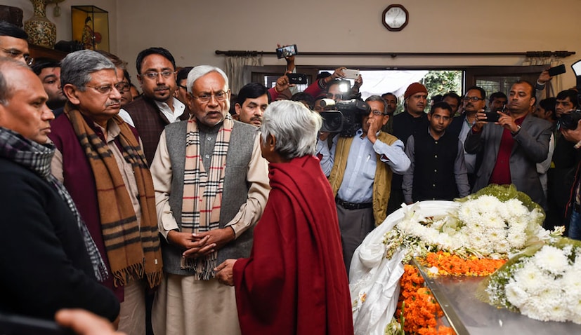 এরপর মাত্র ১ বছর সেই পদের দায়িত্ব সামলান তিনি ৷ এরপরই শারীরিক অসুস্থতার কারণে সমস্ত রাজনৈতিক পদ থেকে অবসর নেন জর্জ ৷ (Image: PTI)