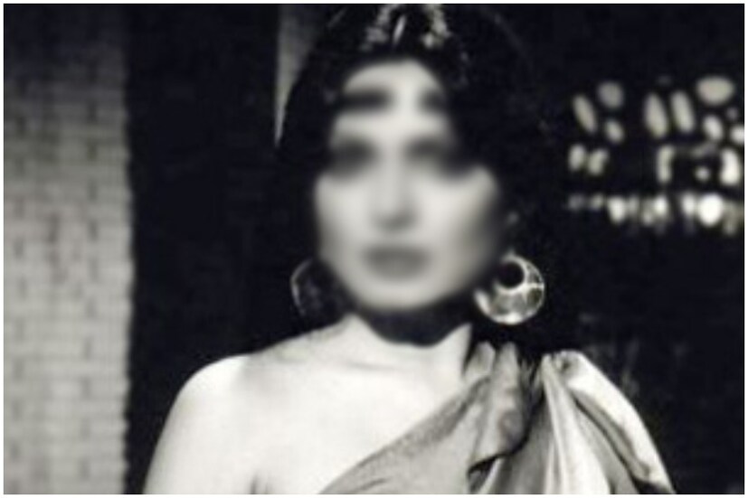লভ কে লিয়ে কুছভি করেগা, প্রেম বা ভালবাসা ৷ প্রচলিত আছে এই ভালবাসাই অন্ধ ৷ সংগৃহীত ছবি ৷