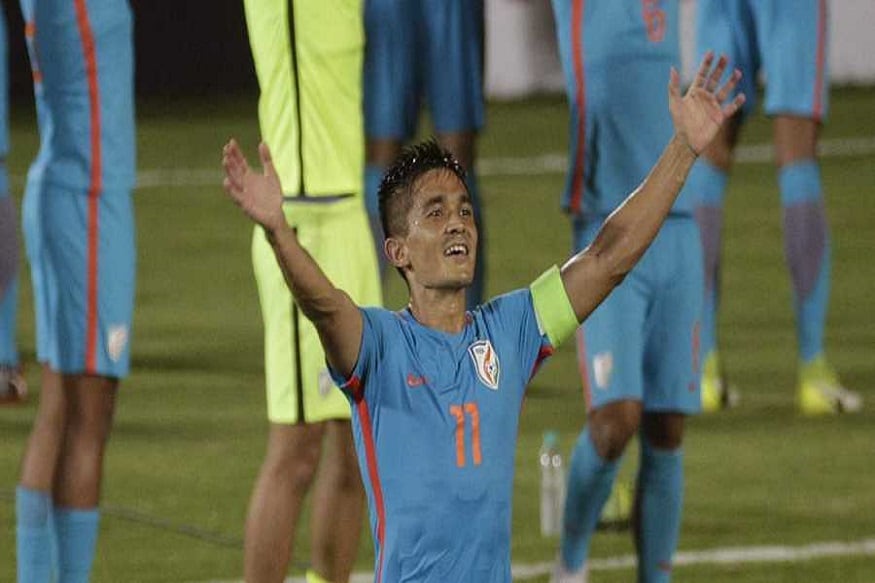 জাতীয় দলের জার্সি গায়ে একের পর এক পারফরম্যান্স দিয়ে চলেছেন সুনীল ছেত্রী ৷ আগে পেয়েছিলেন অর্জুন পুরস্কার ৷ এবার পেলেন পদ্ম সম্মান ৷জাতীয় দলের জার্সি গায়ে ১০৭ ম্যাচে ৬৭ গোল করেছেন তিনি ৷ জাতীয় দলের জার্সি গায়ে একের পর এক পারফরম্যান্স দিয়ে চলেছেন সুনীল ছেত্রী ৷ আগে পেয়েছিলেন অর্জুন পুরস্কার ৷ এবার পেলেন পদ্ম সম্মান ৷জাতীয় দলের জার্সি গায়ে ১০৭ ম্যাচে ৬৭ গোল করেছেন তিনি ৷