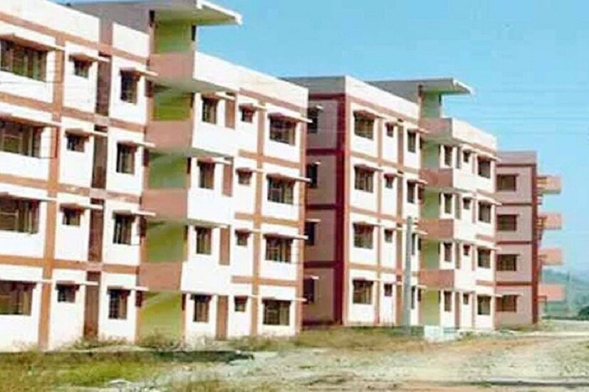 প্রধানমন্ত্রী আবাস যোজনার অন্তর্গত যদি কেউ কোনও ভাবে সাধারণ মানুষকে প্রতারিত করার চেষ্টা করা হয় উপযুক্ত সাস্তি দেওয়া হবে ৷ প্রতীকী ছবি ৷