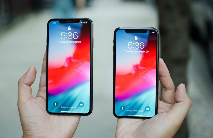 সম্প্রতি বেশ নড়বড়ে Apple স্টক। এর অন্যতম কারন লেটেস্ট iPhone XR এর আকাশছোঁয়া দাম। যা Apple লগ্নীকারীদের বেশ চিন্তায় রেখেছে। (Photo collected)