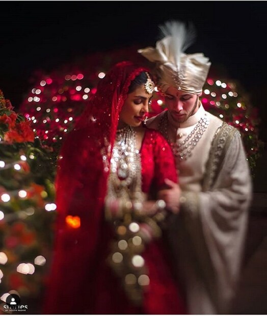 যোধপুরে নিক-প্রিয়াঙ্কার বিয়ের ফোটোগ্রাফির বরাত পাওয়া ম্যাগাজিন সংস্থাই পোস্ট করেছে একেবারে অদেখা কিছু রোম্যান্টিক ছবি৷