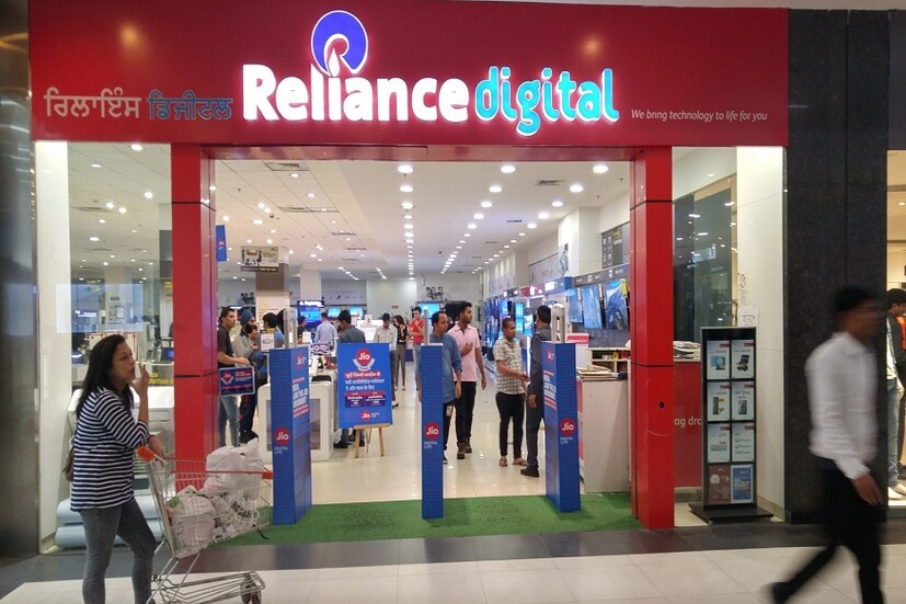 Cashback Offer এ ১৬ শতাংশ আনলিমিটেড ক্যাশব্যাকের পাশাপাশি বিভিন্ন ব্যাঙ্কর থেকে ১০ শতাংশ অবধি ক্যাশব্যাক পাবেন খরিদ্দাররা ৷ জানুয়ারির ২৫ থেকে ২৭ এই অফার পাওয়া যাবে ৷ 