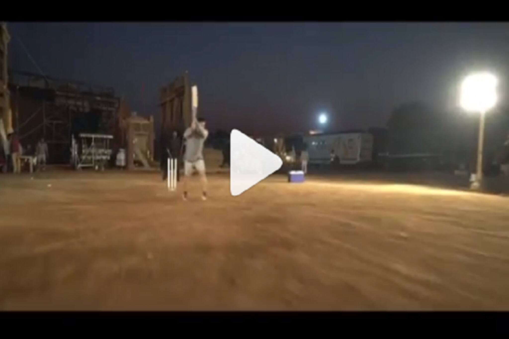 salman khan plays cricket at shooting set of Bharat