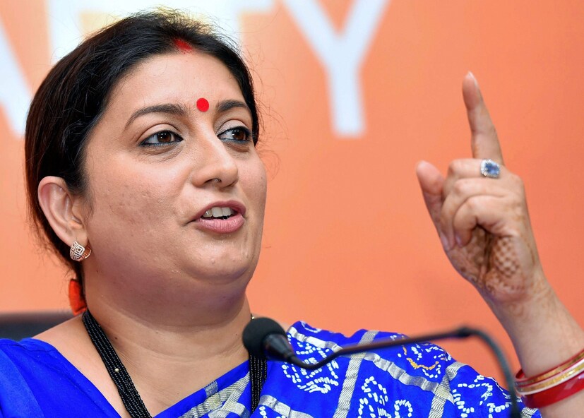 একদা তুলসি বর্তমানে কেন্দ্রীয়মন্ত্রী স্মৃতি ইরানিও জানিয়েছেন তিনি কাদের খানের সঙ্গে কাজ করেননি তবে কাদের খানের নিরলস রসবোধ, মানুষকে প্রাণ খুলে হাসতে শিখিয়েছে ৷ ছবি সৌজন্যে ট্যুইটার ৷ 