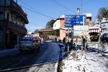 ফের সিকিমে তুষারপাত, সাদা চাদরে ঢেকেছে লাচেন-নাথু লা-ছাঙ্গু