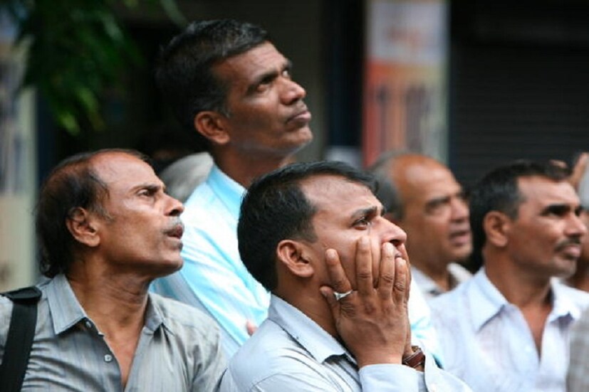 এছাড়া জীবন আনন্দ, বিমা সঞ্চয়, জীববন আধার, জীবন বিশ্বাস, জীবন আনন্দ, জীবন দীপ, জীবন মঙ্গল, জীবন মধুর, ইন্ডোরমেন্ট প্লাস, নতুন জীবন নিধি, অমূল্য জীবন -১, ফ্লেক্সি প্লাস, জীবন সুরভি ২০ বছরের, জীবন ভারতী, হেল্থ প্রোটেকশন প্লাস, পরিবর্তনশীল বিমা পলিসি, জীবন শগুন যোজনা, বরিষ্ঠ পেনশন বিমা যোজনায় বিনিয়োগ করা সম্ভব নয় ৷ প্রতীকী ছবি ৷