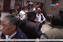 ছাত্রীর আত্মহত্যার কারণ ধামাচাপা দিচ্ছে স্কুল, আর্যকন্যা স্কুলে অভিভাবকদের বিক্ষোভ ছাত্রীর আত্মহত্যার কারণ ধামাচাপা দিচ্ছে স্কুল, আর্যকন্যা স্কুলে অভিভাবকদের বিক্ষোভ