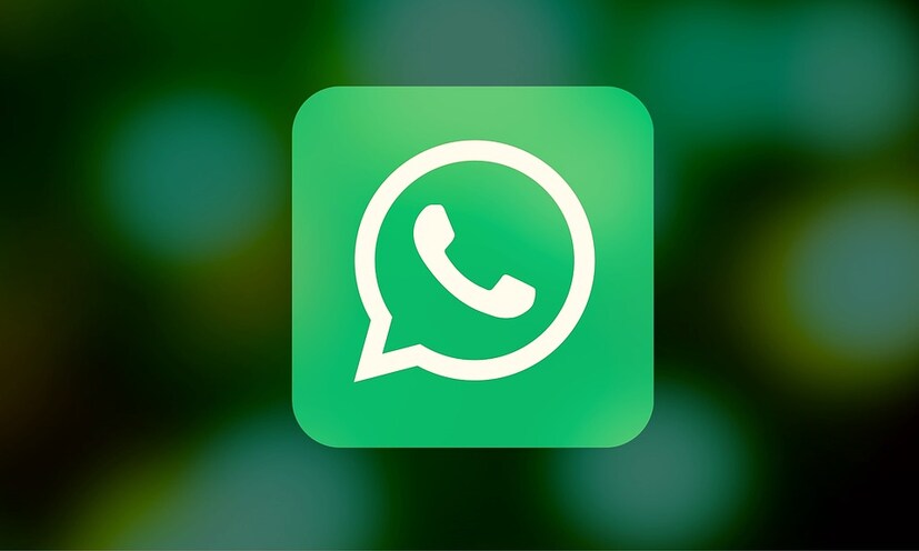 • Settings &gt; Account &gt; Privacy ৷ এখান তেকেই পাওয়া যাবে নতুন এই ফিচার্স ৷ ফিঙ্গারপ্রিন্টের পাশের বক্সটিতে ক্লিক করলেই আপনার চ্যাট বক্স সম্পূর্ণ সুরক্ষিত হয়ে যাবে ৷