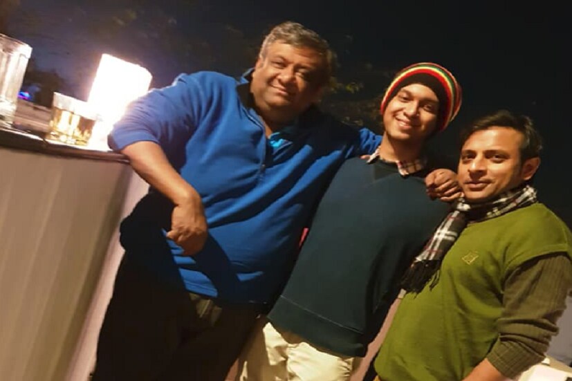 কৌশিক গাঙ্গোপাধ্যায়, স্ত্রী চূর্ণী ও ছেলে উজানকে নিয়ে এসেছিলেন এই পার্টিতে ৷ Photo Courtesy: Facebook: Joy Sengupta