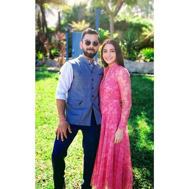♦ প্রায় প্রতিদিনই বিরুষ্কার এই ছবিগুলির খবর উঠে এসেছে খবরের শিরোনামে ৷  আরও একবার সোশ্যাল মিডিয়া কাঁপাচ্ছেন অনুষ্কা ৷ তবে বিষয়টা কিন্তু অন্য ৷ ছবি: ইনস্টাগ্রাম ৷
