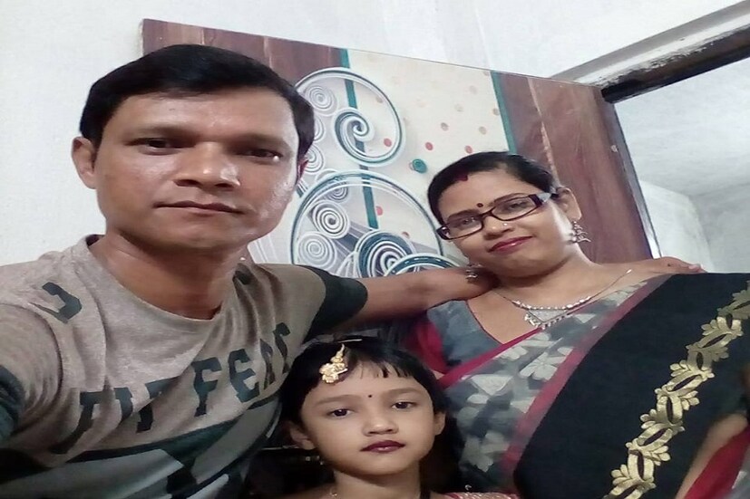 কান্নায়, হাহাকারে বাবলুর পরিবার আজ যেন সর্বহারা স্বপ্ন দেখানো দুটি চোখ যেন এক্কেবারে স্বপ্নমগ্ন হয়েছে ৷ ছবি সৌজন্যে ফেসবুক ৷