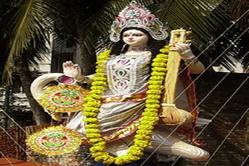 প্রচলিত আছে সরস্বতীকে যে প্রেম করে লক্ষ্মী তার সঙ্গে সঙ্গে যায় ৷ শিক্ষা ও সমৃদ্ধি এই দুইয়ের মেলবন্ধনেই জীবন হয়ে উঠবে সংঘবদ্ধ জীবন ৷ ছবি সংগৃহীত ৷