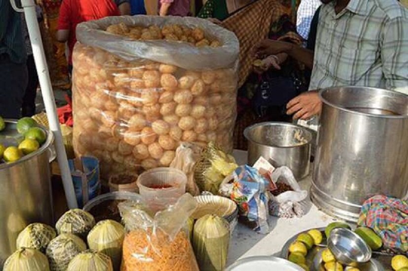 গবেষকদের মতে ফুচকা দ্রুত মুখের স্বাদ কোরকগুলি বিস্তারে সাহায্য করে থাকে ৷ প্রতীকী ছবি ৷