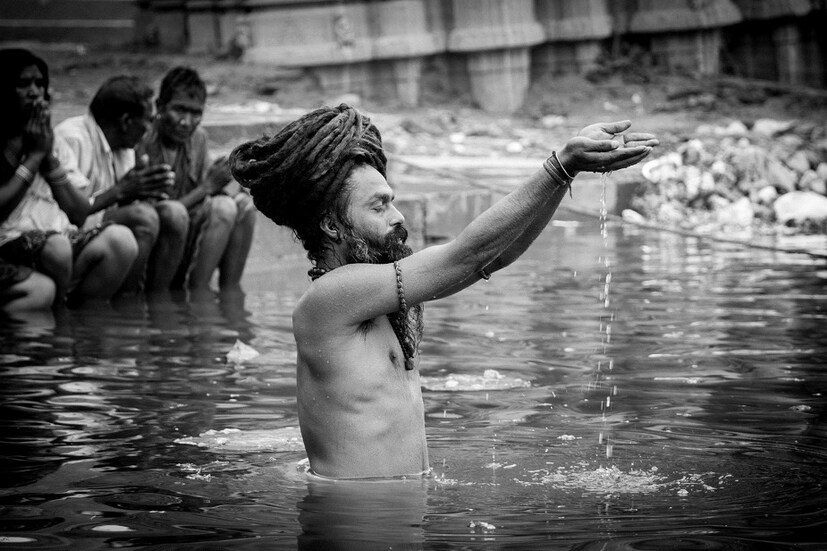 ♦ ব্রহ্মাবৈবর্ত পূরাণ অনুসারে মাঘী পূর্ণিমাতে ভগবান শ্রী বিষ্ণু গঙ্গাজলে বাস করেন ৷ এই কারণে এইদিন গঙ্গাজলে স্নান করা আবশ্যিক ৷ গঙ্গাজল নিয়ে আচমন কিংবা স্নান করা মাত্রই পুন্যসাভ হয় ৷