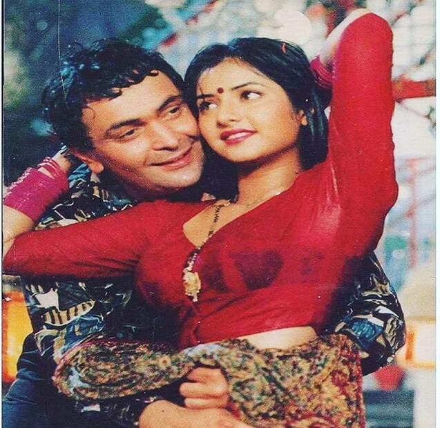 বিয়ের এক বছর পড়েই ১৯৯৩ এর ৫ মার্চ দিব্যার অস্বাভাবিক মৃত্যু হয়। নিজের বাড়ির পাঁচ তলার বারান্দা থেকে পড়ে যান তিনি! তাঁর মৃত্যুর জন্য তাঁর স্বামীকেই সন্দেহ করা হয়। যদিও ৯৮ তে কেস বন্ধও হয়ে যায়। কিন্তু কী  জন্যে তিনি সুইসাইড করেছিলেন তা আজও জানা যায়নি। photo source collected