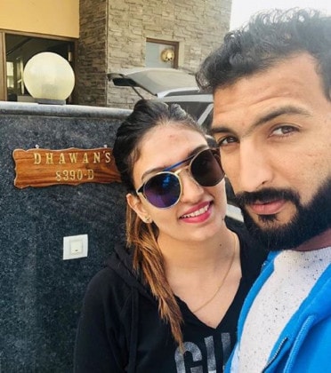 জাতীয় দলের হয়ে তিনটি ওয়ান ডে এবং একটি টি২০ ম্যাচ খেলেছেন ঋষি। কিন্তু ঘরোয়া ক্রিকেটে তাঁর পারফরম্যান্স যথেষ্ট ভাল ৷ Photo Courtesy: Rishi Dhawan/Instagram জাতীয় দলের হয়ে তিনটি ওয়ান ডে এবং একটি টি২০ ম্যাচ খেলেছেন ঋষি। কিন্তু ঘরোয়া ক্রিকেটে তাঁর পারফরম্যান্স যথেষ্ট ভাল ৷ Photo Courtesy: Rishi Dhawan/Instagram