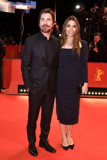 ক্রিস্টিয়ান বালে ও তাঁর স্ত্রী সিবি ব্লাজিক হাঁটলেন রেড কার্পেটে। তাঁদের ছবির নাম 'ভাইস'। (Image: AP)