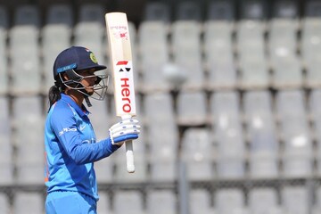 জয়রথ অব্যহত ভারতীয় দলের, ইংল্যান্ডকে উড়িয়ে দিলেন ঝুলন -মিতালিরা