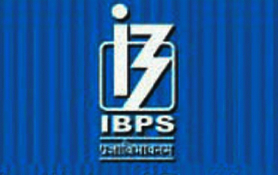 অফিসিয়াল ওয়েবসাইটটি হল- www. ibps.in.আবেদনের জন্য প্রার্থীকে ন্যূনতম স্নাতক পাশ হতে হবে।Photo Source: Collected অফিসিয়াল ওয়েবসাইটটি হল- www. ibps.in.আবেদনের জন্য প্রার্থীকে ন্যূনতম স্নাতক পাশ হতে হবে।Photo Source: Collected