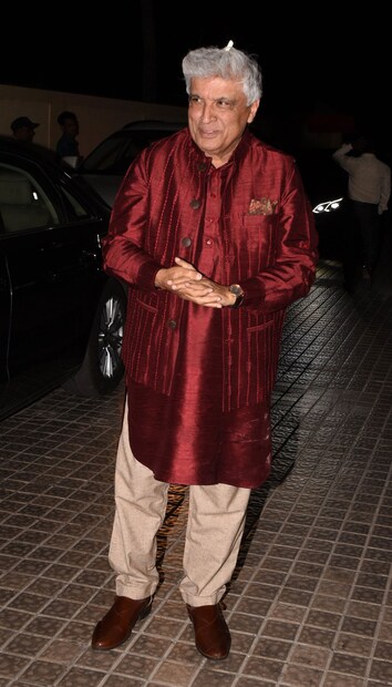 'গল্লি বয়'-এর স্ক্রিনিংয়ে  উপস্থিত ছিল জাভেদ আখতার (Image: Viral Bhayani)