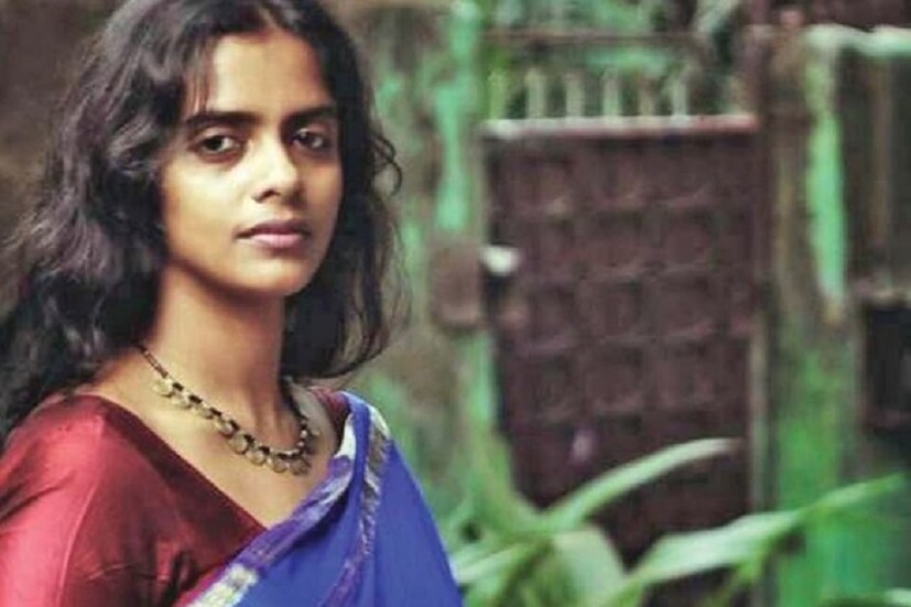 পেশাদার অভিনেত্রী, অভিনয় তাঁর নেশা, সেই নেশাকেই পিশে ফেলতে হয়েছে এই সব হিতকর মানুষদের জন্য ৷ এটা তাঁকে খুবই পীড়া দিয়েছে ৷ আপাতত অভিনয় জগৎ থেকে তিনি দূরে সেরেছেন ৷ কিন্তু ছবির কাজের সঙ্গে যুক্ত তিনি ৷ তাঁর স্বামীও নামী পরিচালক ৷   Photo Collected