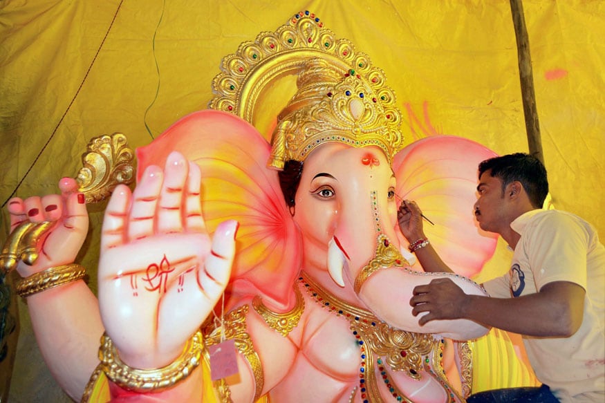 বড় কান: ভাল করে শোনা আর অপ্রয়োজনীয় কথাকে বাতিল করে দেওয়ার চিহ্ন হল এই বড় কান ৷ (Image: PTI) বড় কান: ভাল করে শোনা আর অপ্রয়োজনীয় কথাকে বাতিল করে দেওয়ার চিহ্ন হল এই বড় কান ৷ (Image: PTI)