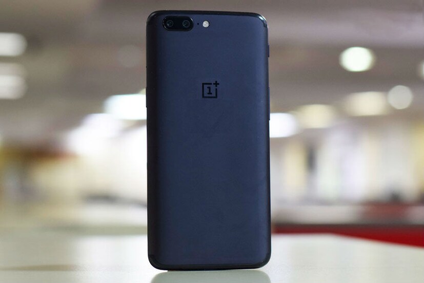 এই তালিকায় রয়েছে আরও একটি OnePlus ফোন। OnePlus 5 ফোন থেকে প্রতি কিলোগ্রামে ১.৩৯ ওয়াট 