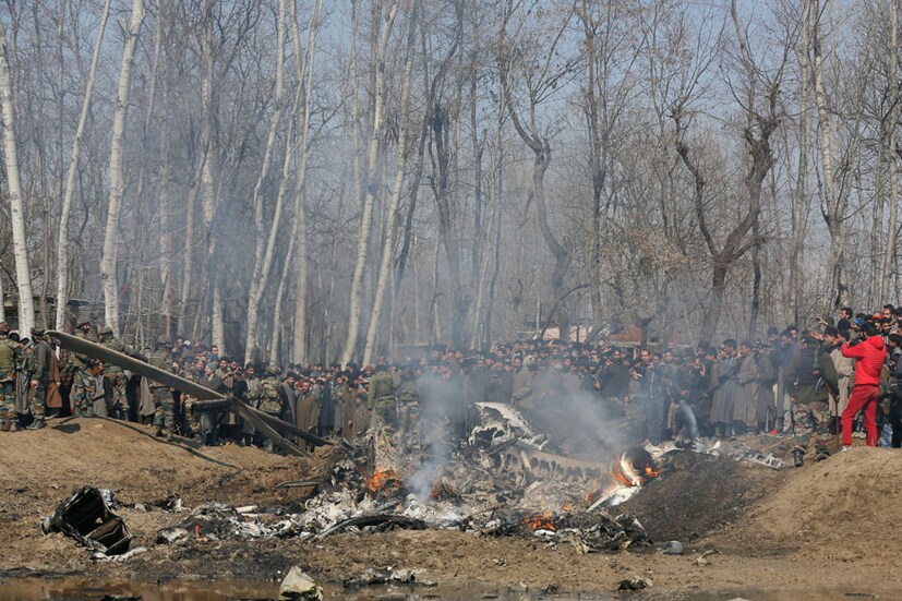 কাশ্মীরের বদগামে ভেঙে পড়ে চপার (Image: AP)